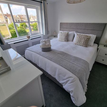 Апартаменты Hightide - 2 Bed With Parking, Balcony & Sea View. Суонидж Экстерьер фото